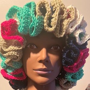WOMENS RUFFLED HATS
